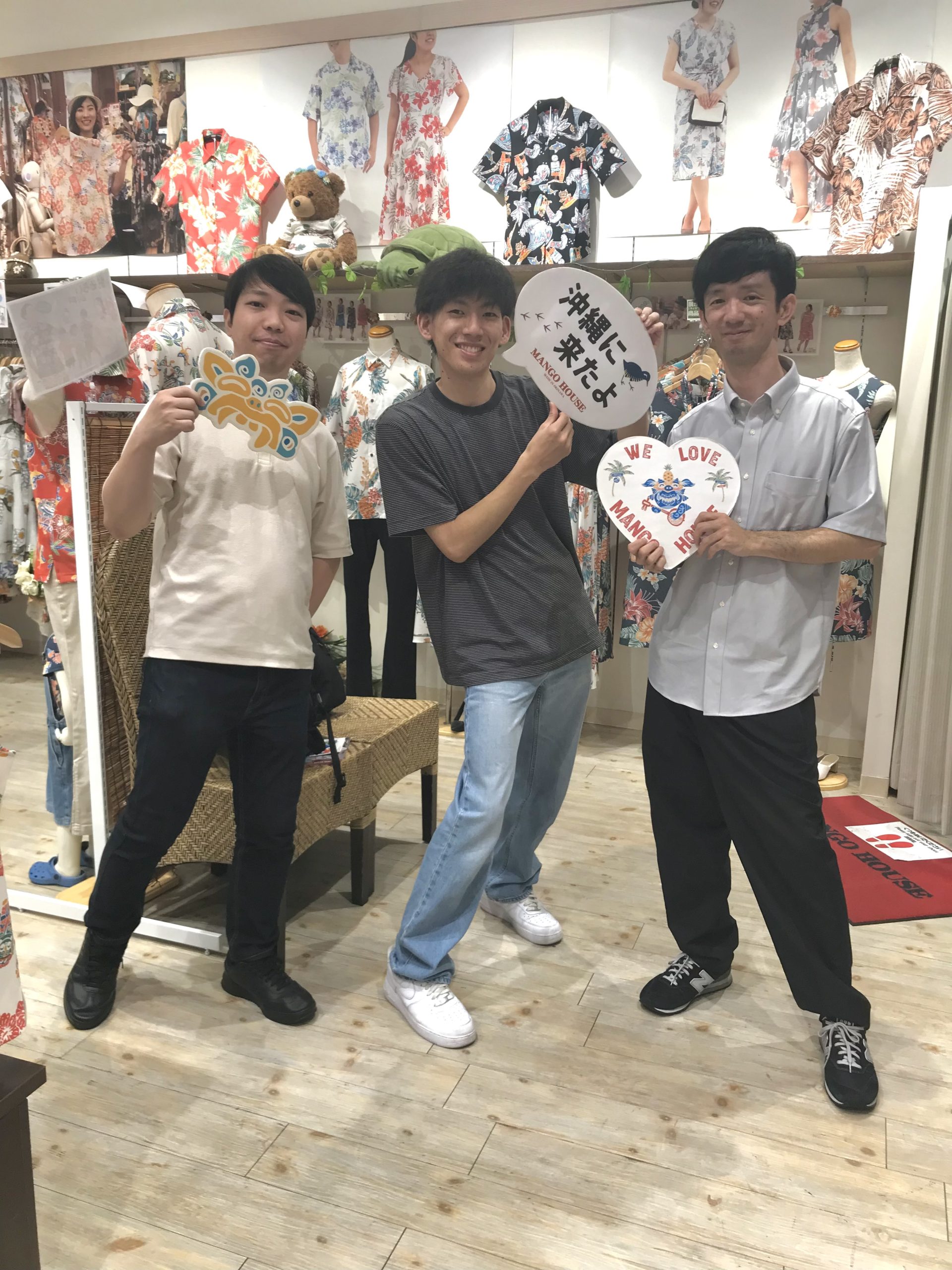 沖縄のソウルフード『沖縄そば(ソーキそば)』のデザイン 可愛いスマホステッカーをゲット ⁡