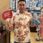 マンゴハウス常連のお客様明るめかりゆしウェアをゲット♪