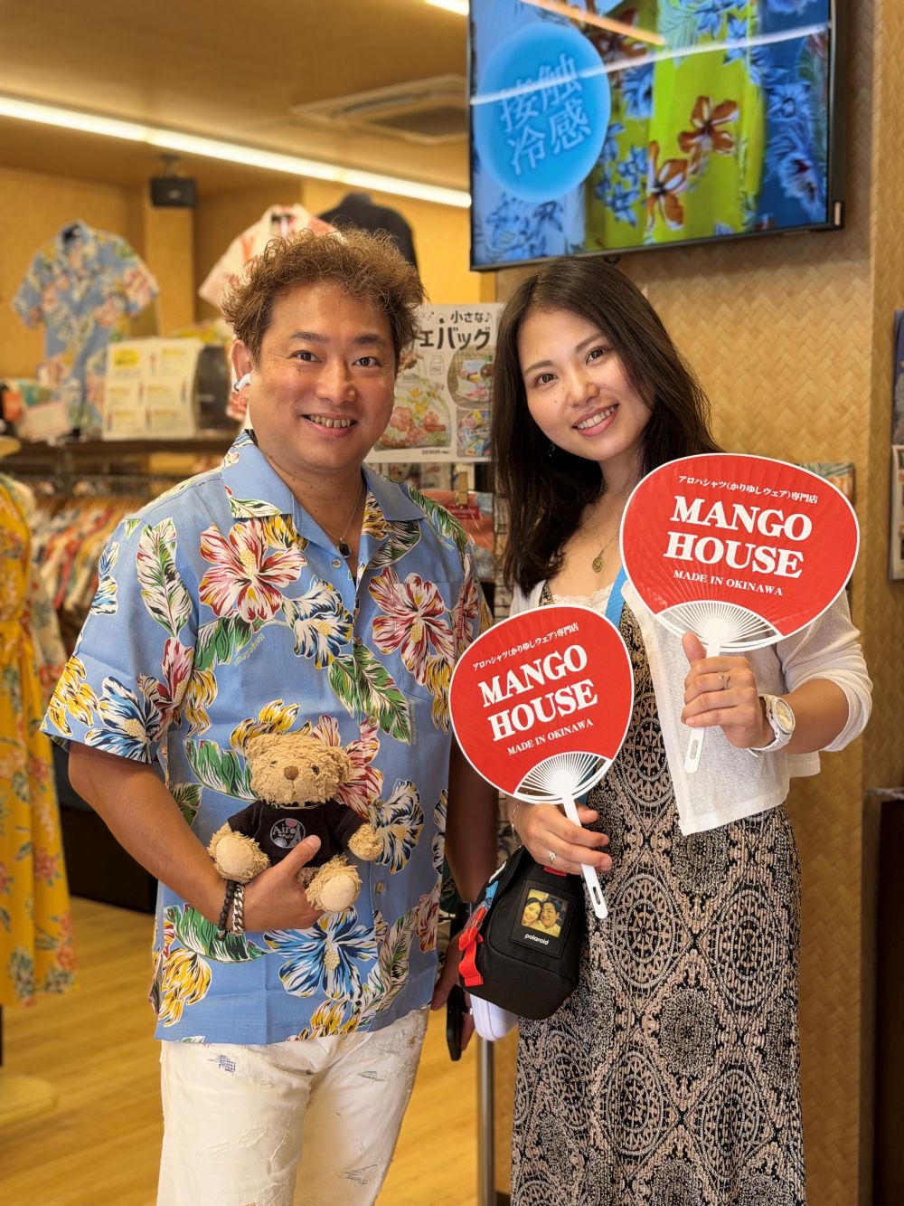石垣島の帰りに、かりゆしウェアを求めてマンゴハウスへお越しくださったお客様✨🏝️🌈🌺