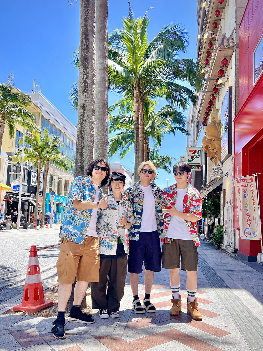 男3兄弟とお母さんでかりゆしウェアお揃いコーデ！沖縄旅行の思い出に選んだ沖縄アロハシャツ。