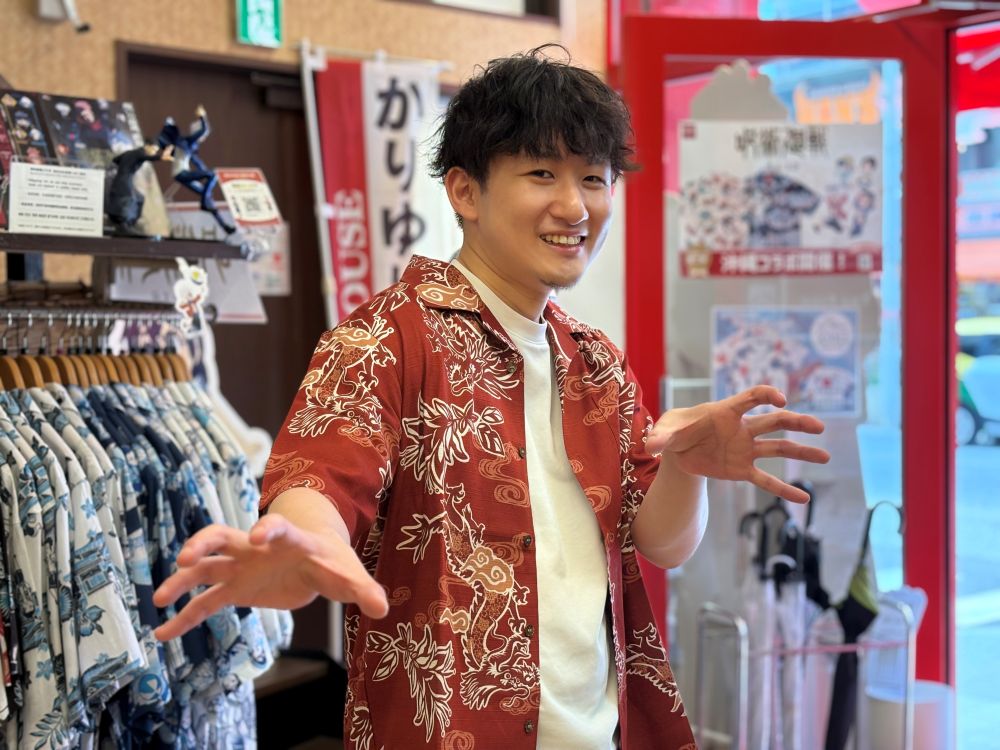 【旅行でお越しのお客様✈️ドラゴン柄のかりゆしウェアでベストショット📸✨】