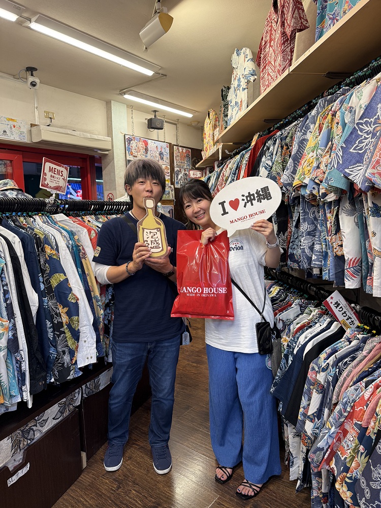 旅行で沖縄を訪れたご夫婦様✈🌴初めてのかりゆしウェアをゲット✨