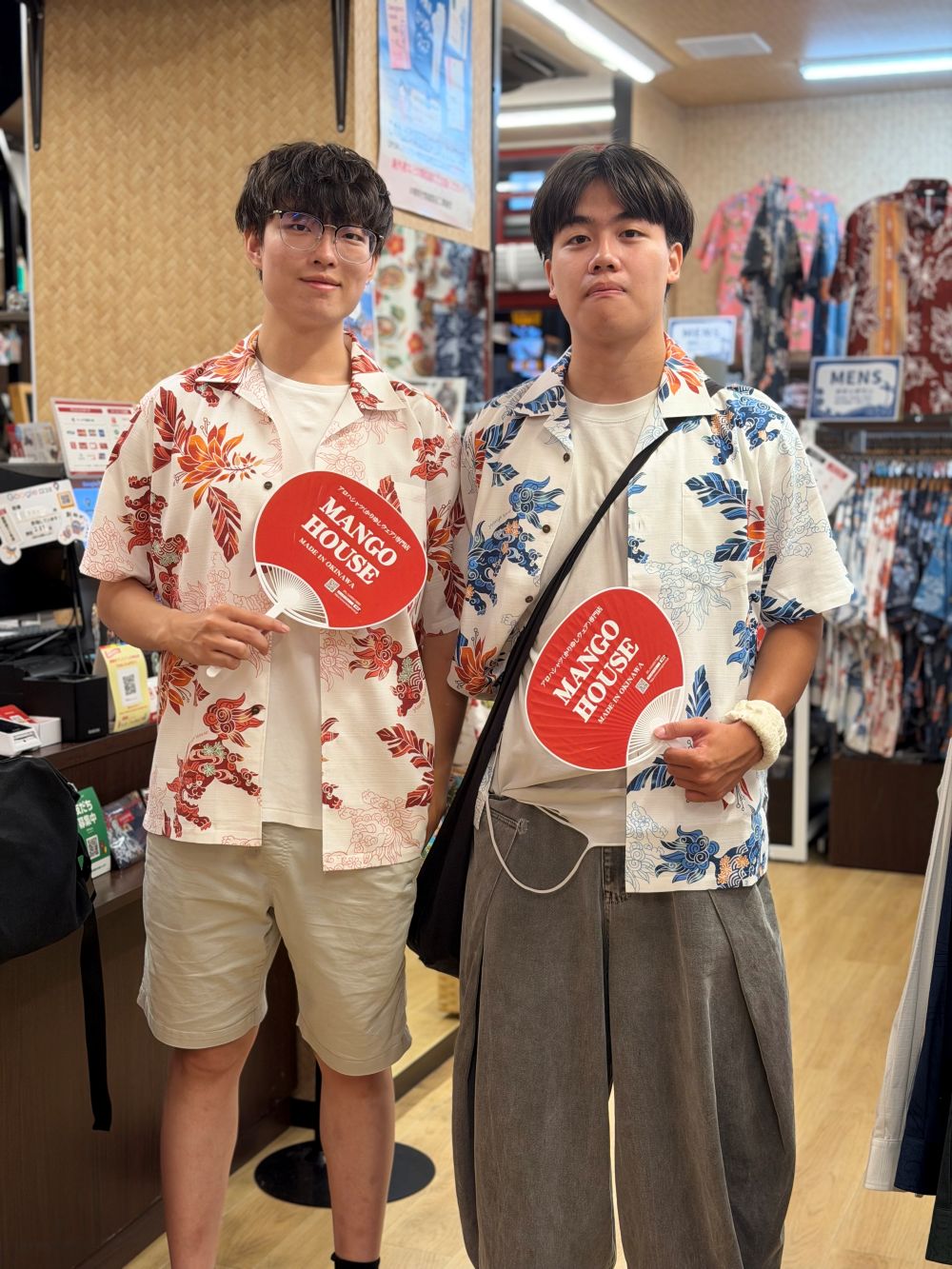 マンゴハウス人気No.1のかりゆしウェアに早速お着替え！🏝️🌈🌺