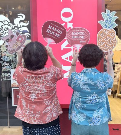 ご旅行中にマンゴハウスへご来店くださったお客様🌺お気に入りの1着でパシャリ📸✨