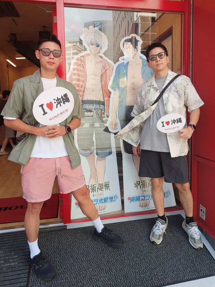 台湾からお越しの4人組✈️お客様お気に入りのシャツで記念撮影📸✨