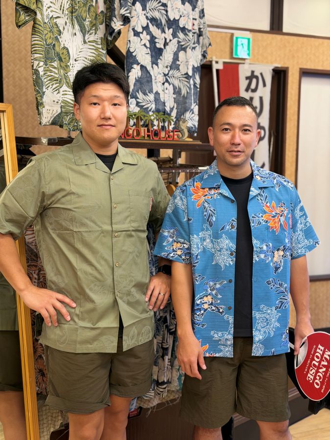 福岡県からのお客様がかりゆしウェアを初体験！沖縄らしいコーデで国際通りを思いっきり満喫です♪