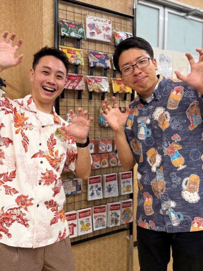 南国ビアガーデン柄のかりゆしを着てデザイナーと記念撮影♪