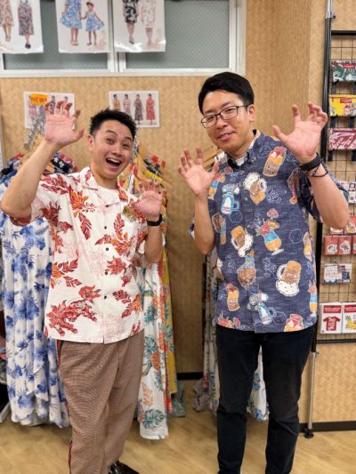 南国ビアガーデン柄のかりゆしを着てデザイナーと記念撮影♪