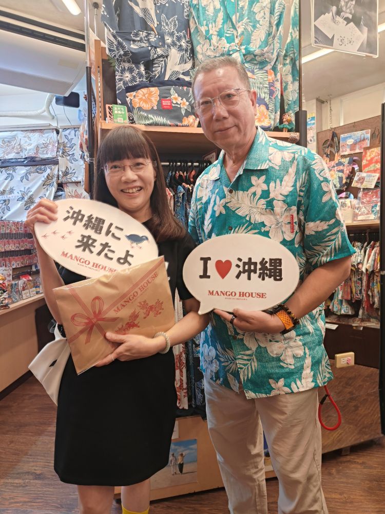 香港からのリピーター様！お気に入りのリネンシャツで再会のご来店😆