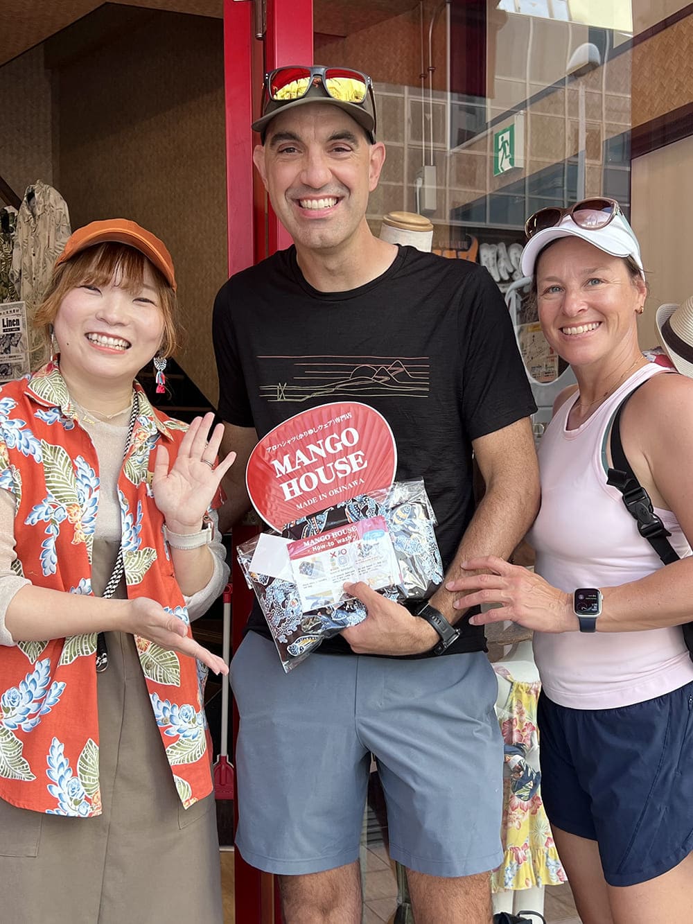 カナダからのお客様♪デザイナーが手がけた「オキナワサマースノウ」をご購入｜マンゴハウス